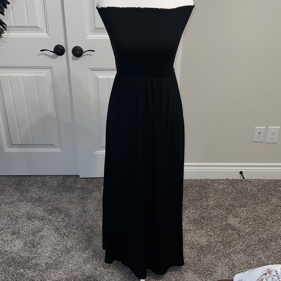 Chaser Anita Maxi Dress in Black - Picture 7 of 10